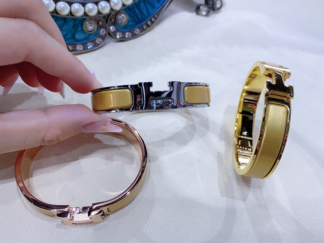 ¡®AuraJewelry¡¯H CHAMPAGNE BRACELET