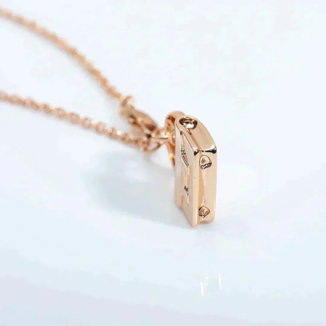 ¡®AuraJewelry¡¯AMULETTE PEDANT ROSE GOLD NECKLACE
