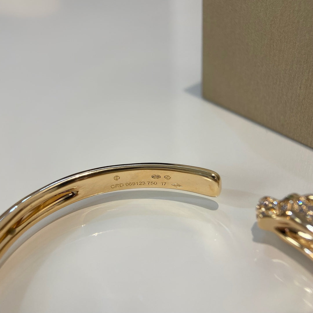 ¡®AuraJewelry¡¯PANTHERE GOLD DIAMOND OPEN BRACELET