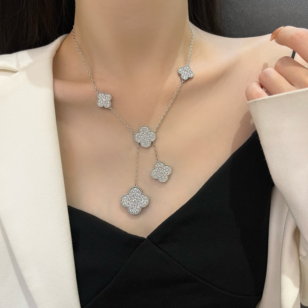 ¡®AuraJewelry¡¯CLOVER 5 MOTIFS SILVER DIAMONDS NECKLACE
