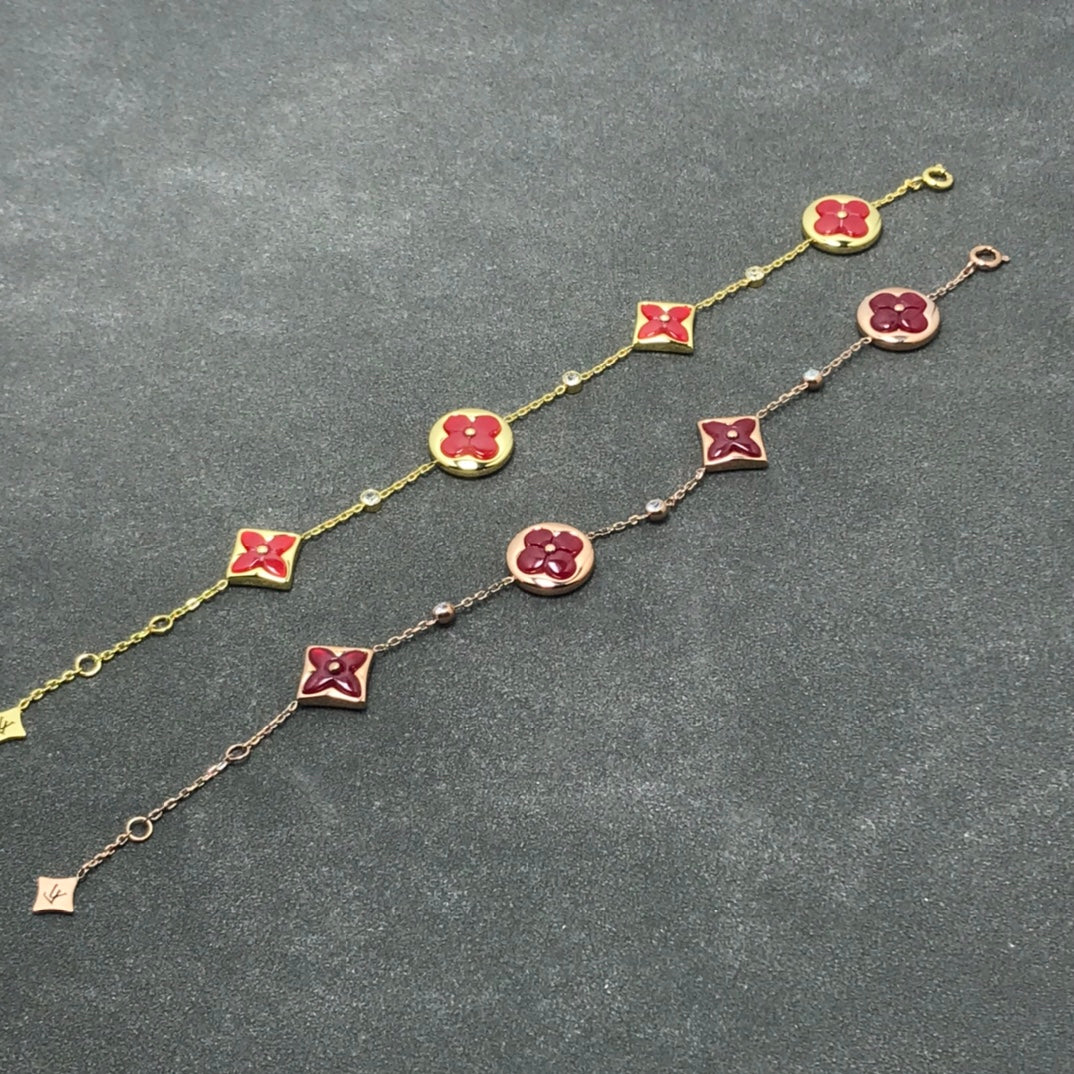 ¡®AuraJewelry¡¯STAR AND SUN CARNELIAN 4 MOTIFS 3 DIAMONDS