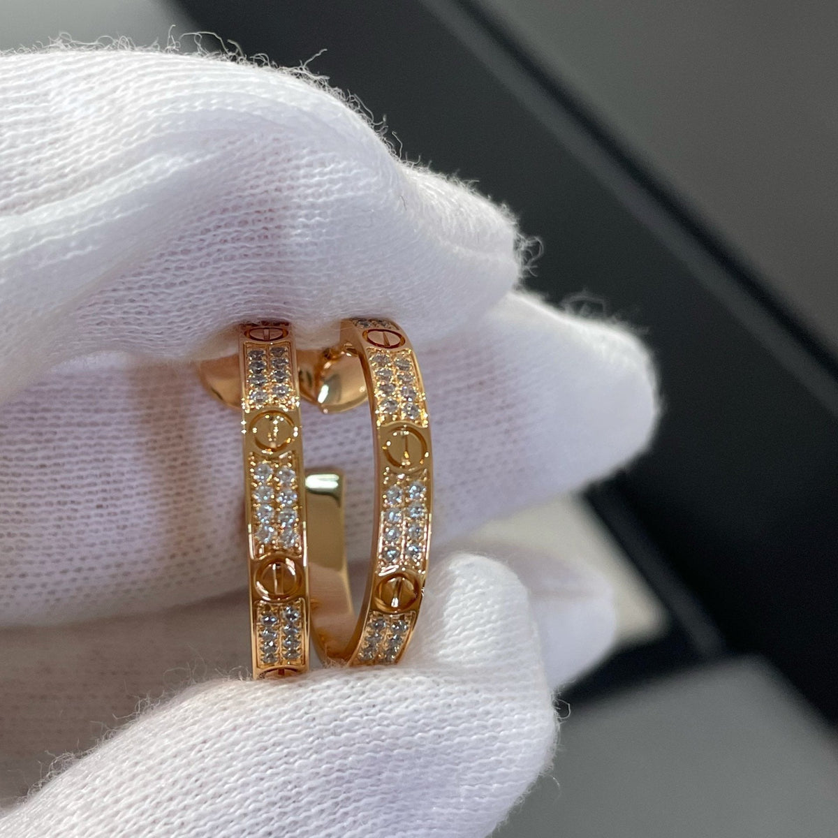 ¡®AuraJewelry¡¯LOVE DIAMOND PINK GOLD HOOP EARRINGS