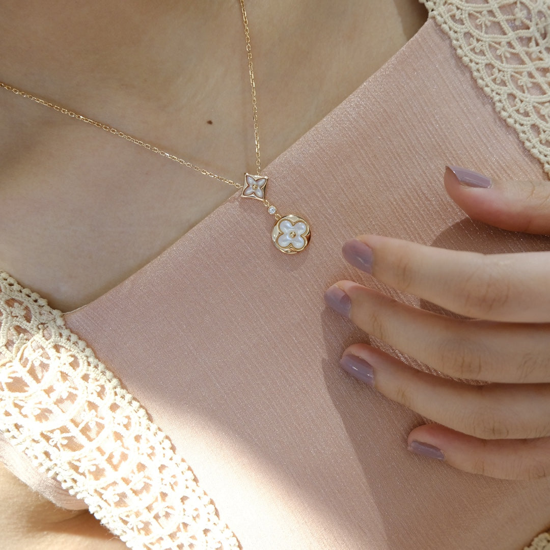 ¡®AuraJewelry¡¯STAR AND SUN WHITE MOP 2 MOTIF PINK GOLD NECKLACE