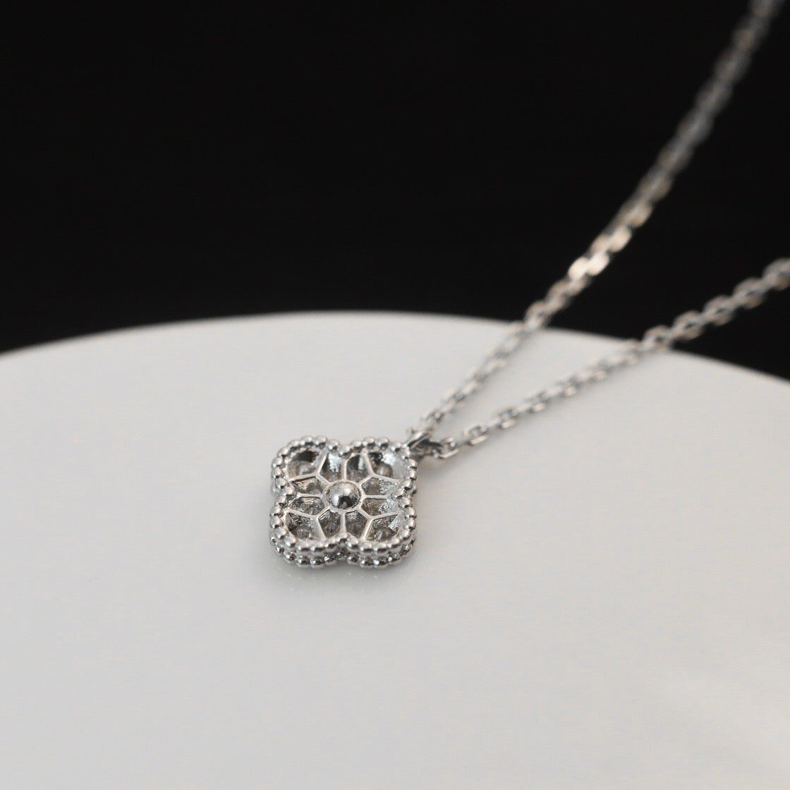 ¡®AuraJewelry¡¯CLOVER MINI 9.5MM PENDANT DIAMOND NECKLACE