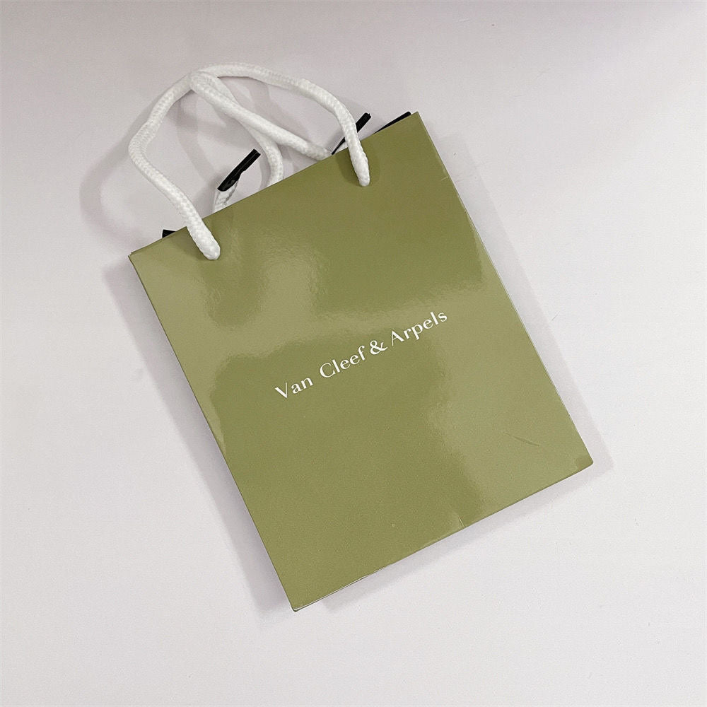 ¡®AuraJewelry¡¯VA CLOVER BRACELET NECKLACE RING BOX GIFT BAG