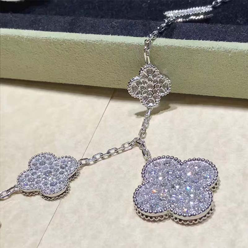 ¡®AuraJewelry¡¯CLOVER 6 MOTIFS SILVER DIAMOND BRACELET