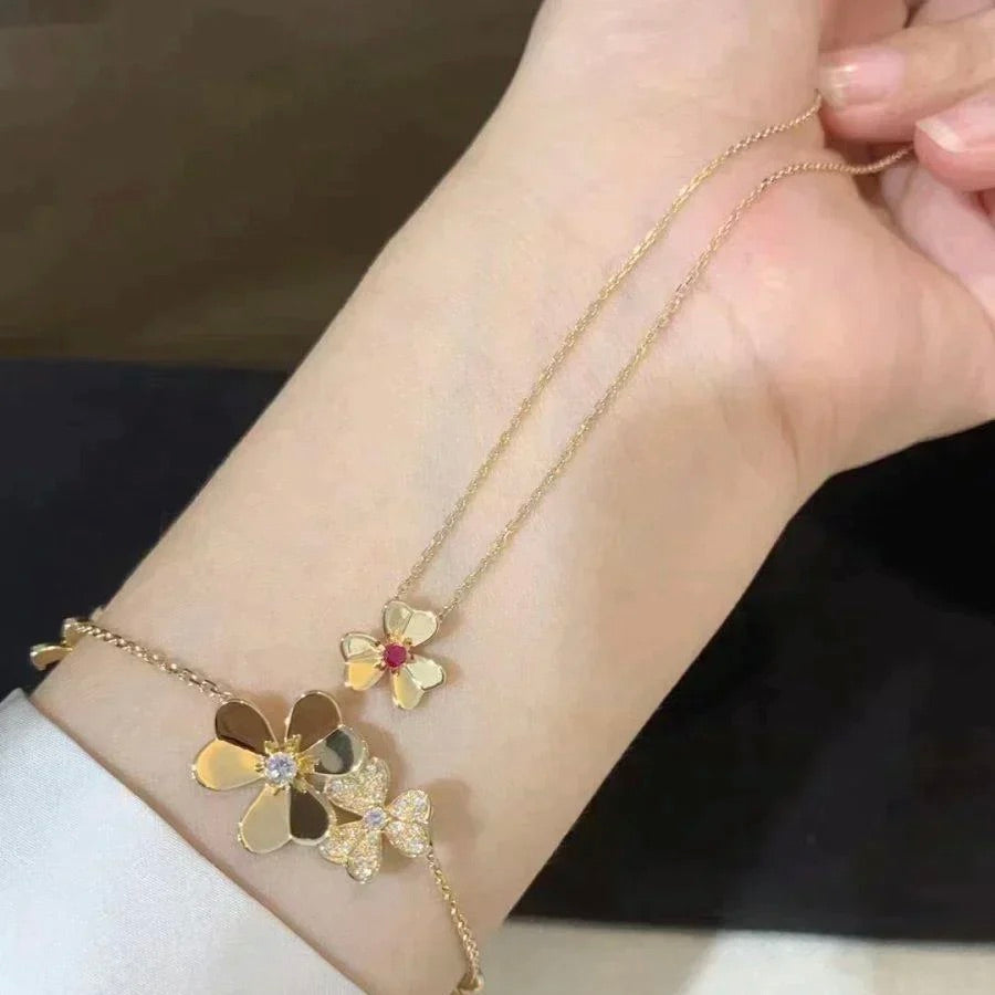 ¡®AuraJewelry¡¯FRIVOLE GOLD FLOWER NECKLACE