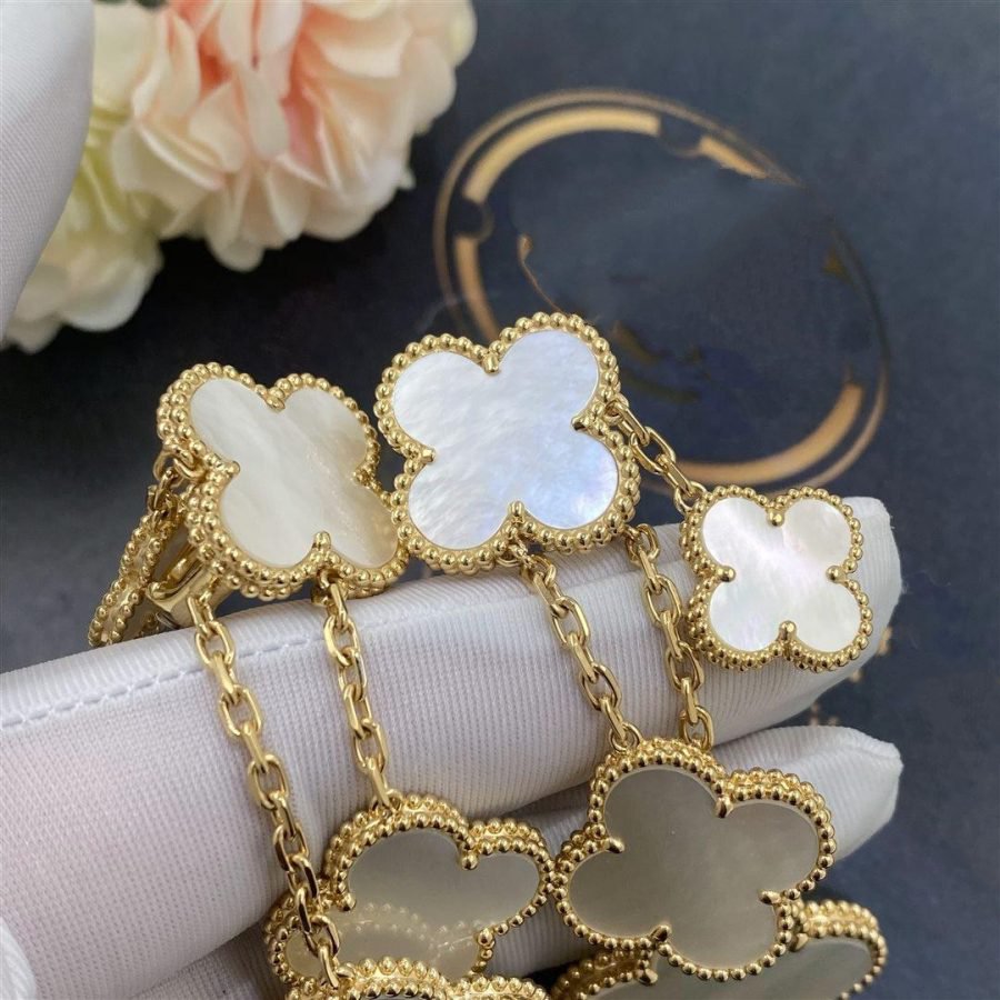 ¡®AuraJewelry¡¯CLOVER EARRINGS WHITE MOP 4 MOTIFS GOLD
