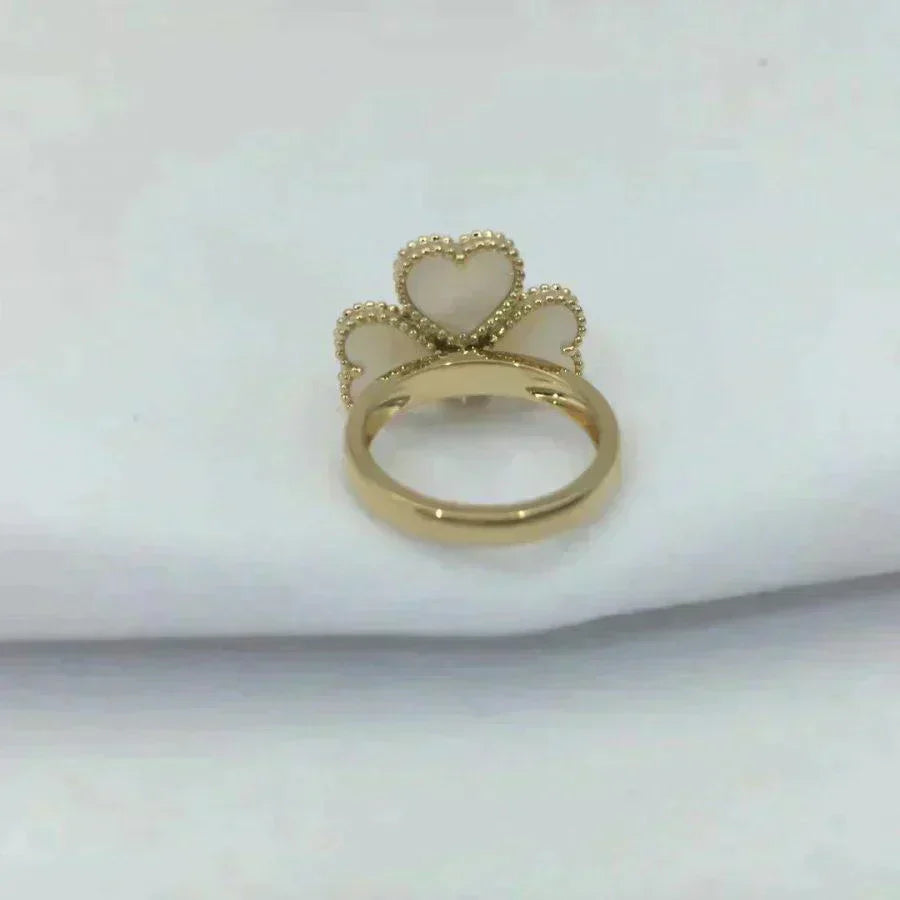 ¡®AuraJewelry¡¯SWEET CLOVER WHITE MOP RING