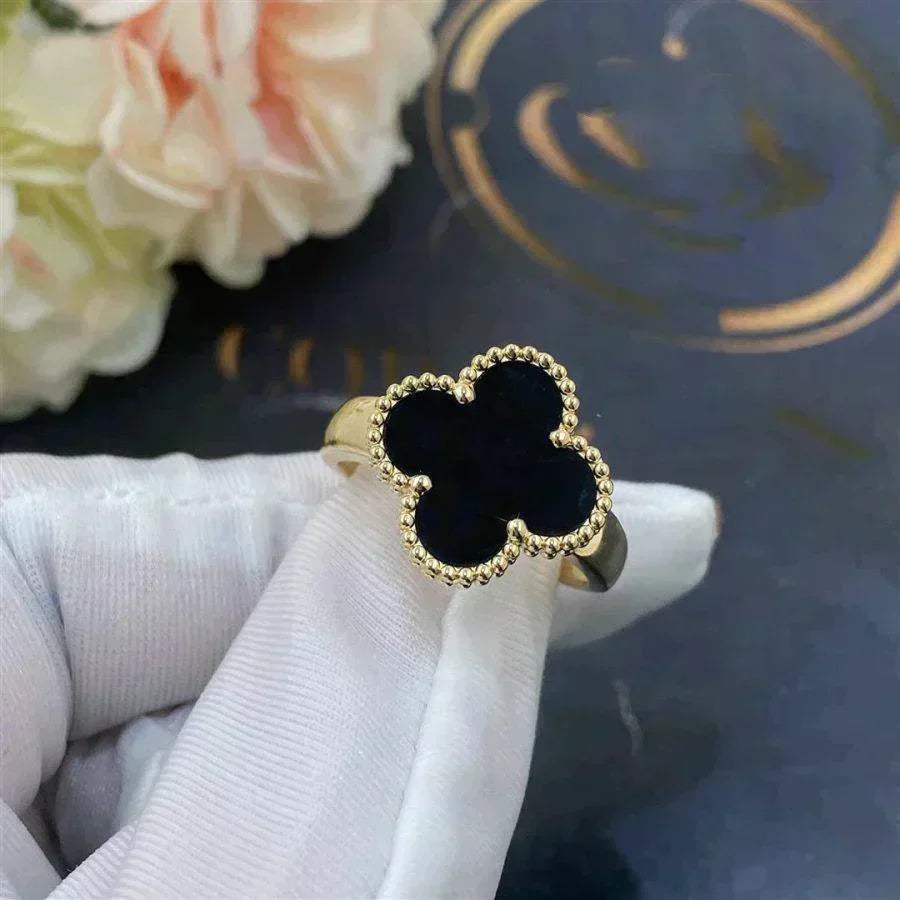 ¡®AuraJewelry¡¯CLOVER ONYX RING