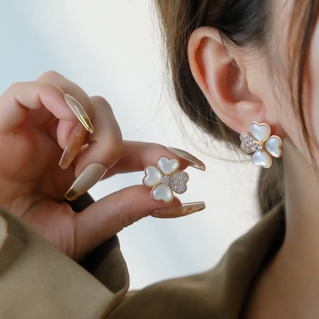 [AuraJewelry]FRIVOLE PINK GOLD FLOWER DIAMOND EARRINGS 2