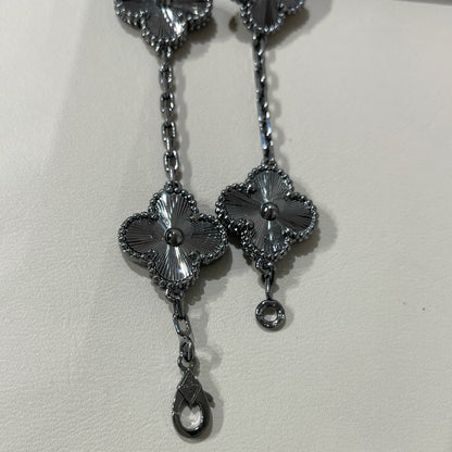 [AuraJewelry]New CLOVER 5 MOTIF BLACK BRACELET