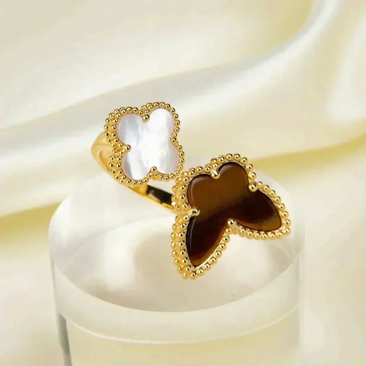 ¡®AuraJewelry¡¯LUCKY BETWEEN THE FINGER RING