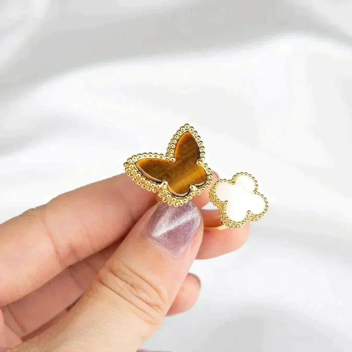 ¡®AuraJewelry¡¯LUCKY BETWEEN THE FINGER RING