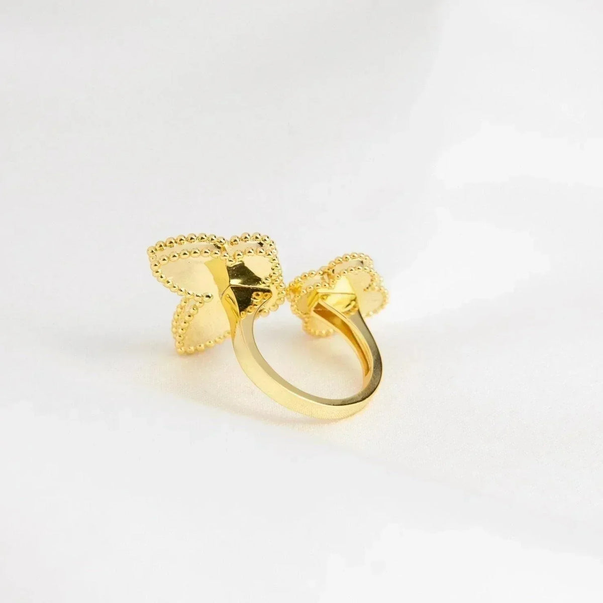 ¡®AuraJewelry¡¯LUCKY BETWEEN THE FINGER RING