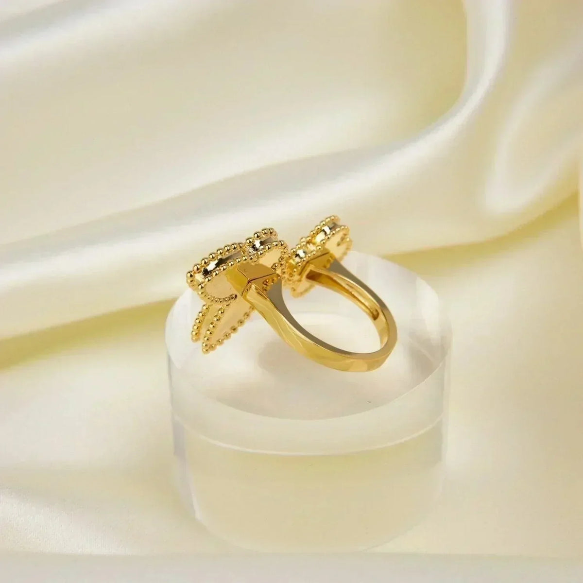 ¡®AuraJewelry¡¯LUCKY BETWEEN THE FINGER RING