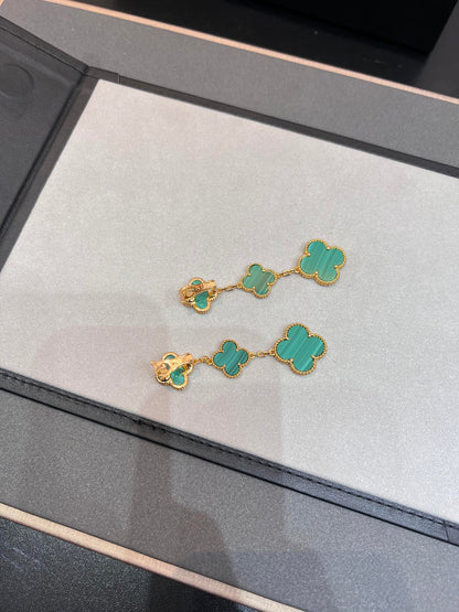 ¡®AuraJewelry¡¯CLOVER MALACHITE 3 MOTIFS GOLD