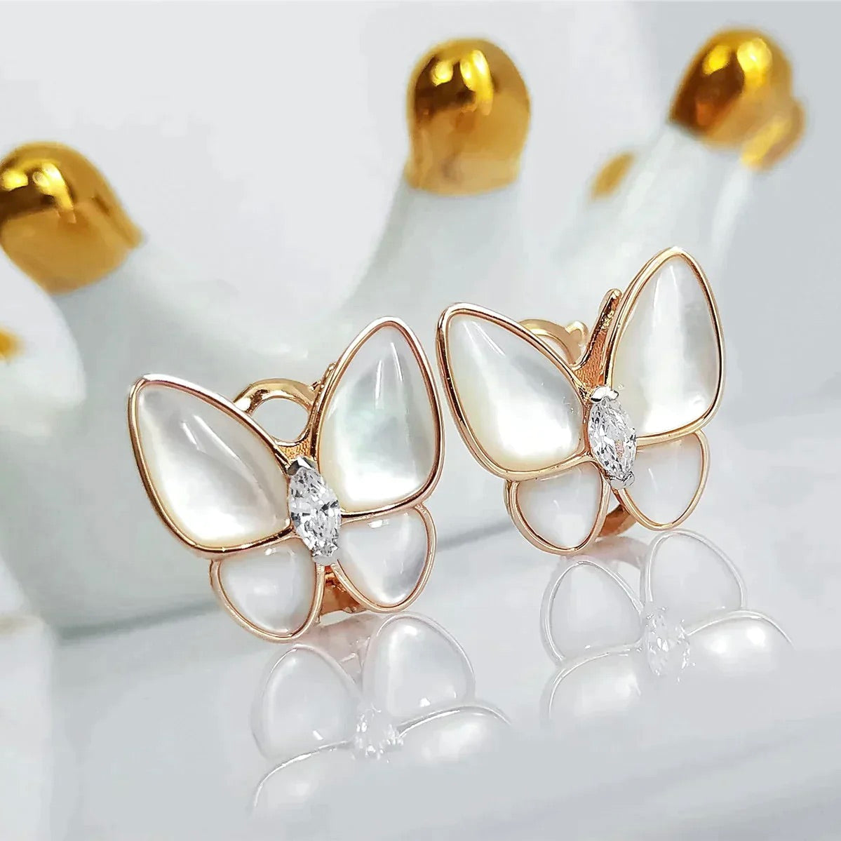 ¡®AuraJewelry¡¯BUTTERFLY MOP DIAMOND EARRINGS