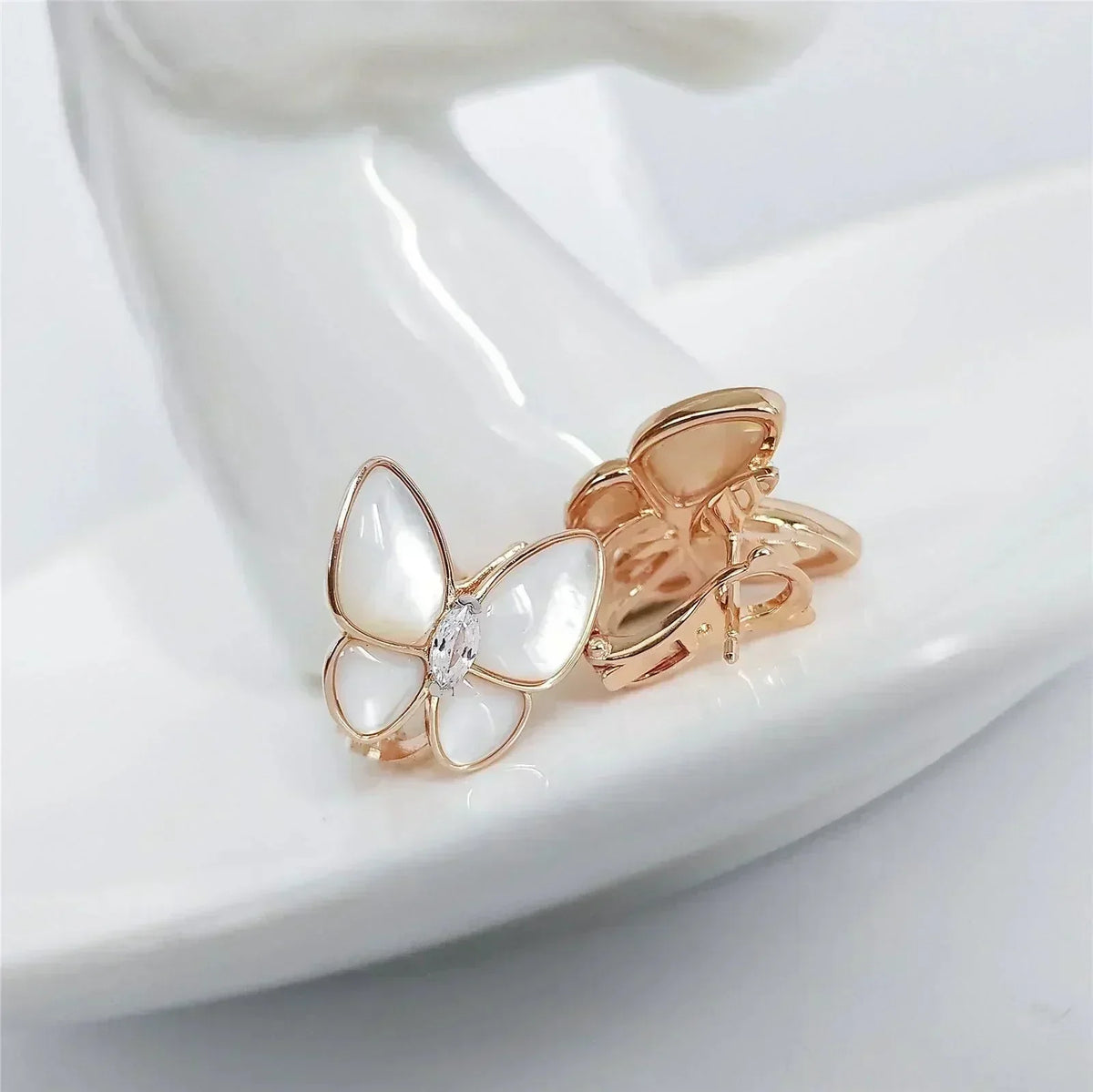 ¡®AuraJewelry¡¯BUTTERFLY MOP DIAMOND EARRINGS