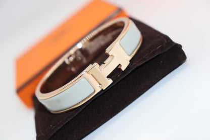 ¡®AuraJewelry¡¯H LIGHT BLUE BRACELET