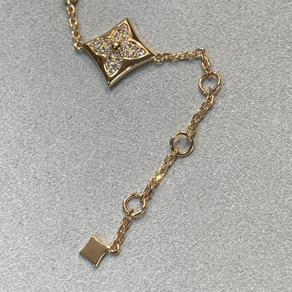 ¡®AuraJewelry¡¯STAR AND SUN 4 MOTIFS GOLD DIAMONDS BRACELET