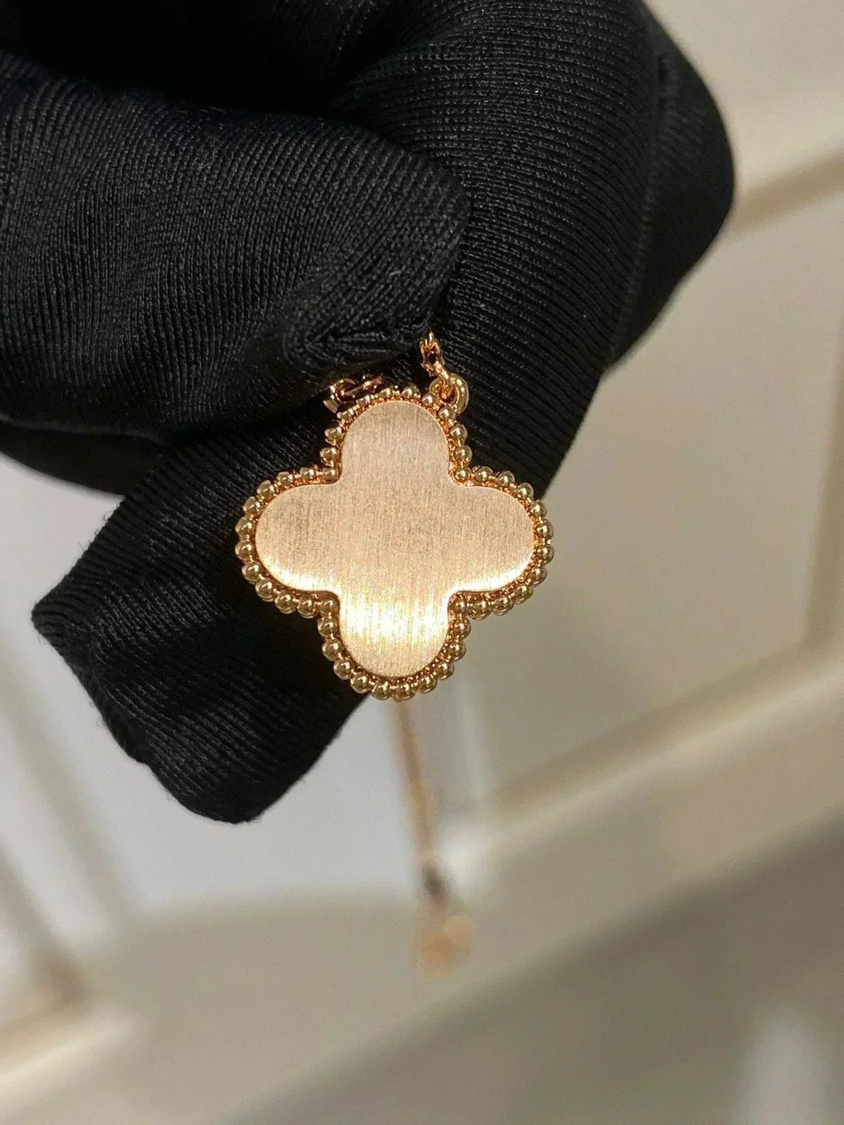 ¡®AuraJewelry¡¯CLOVER 15MM DIAMOND RHODONITE NECKLACE