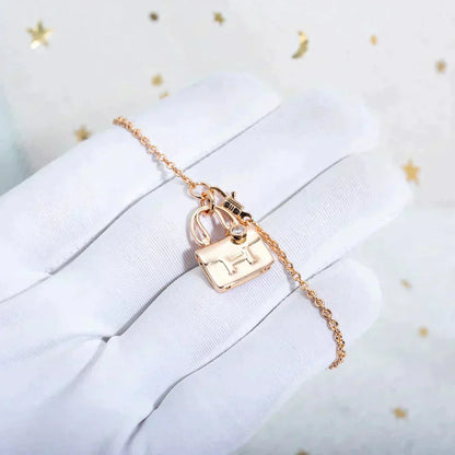 ¡®AuraJewelry¡¯AMULETTE PEDANT ROSE GOLD NECKLACE