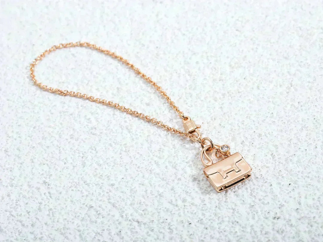 ¡®AuraJewelry¡¯AMULETTE PEDANT ROSE GOLD NECKLACE