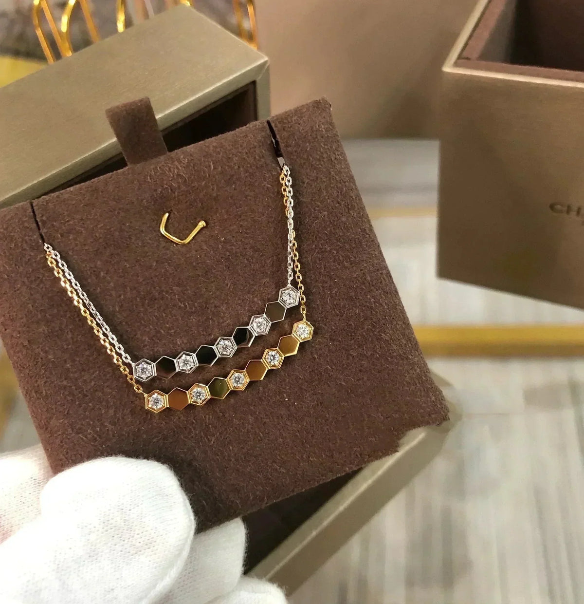 ¡®AuraJewelry¡¯BEE LOVE NECKLACE DIAMOND