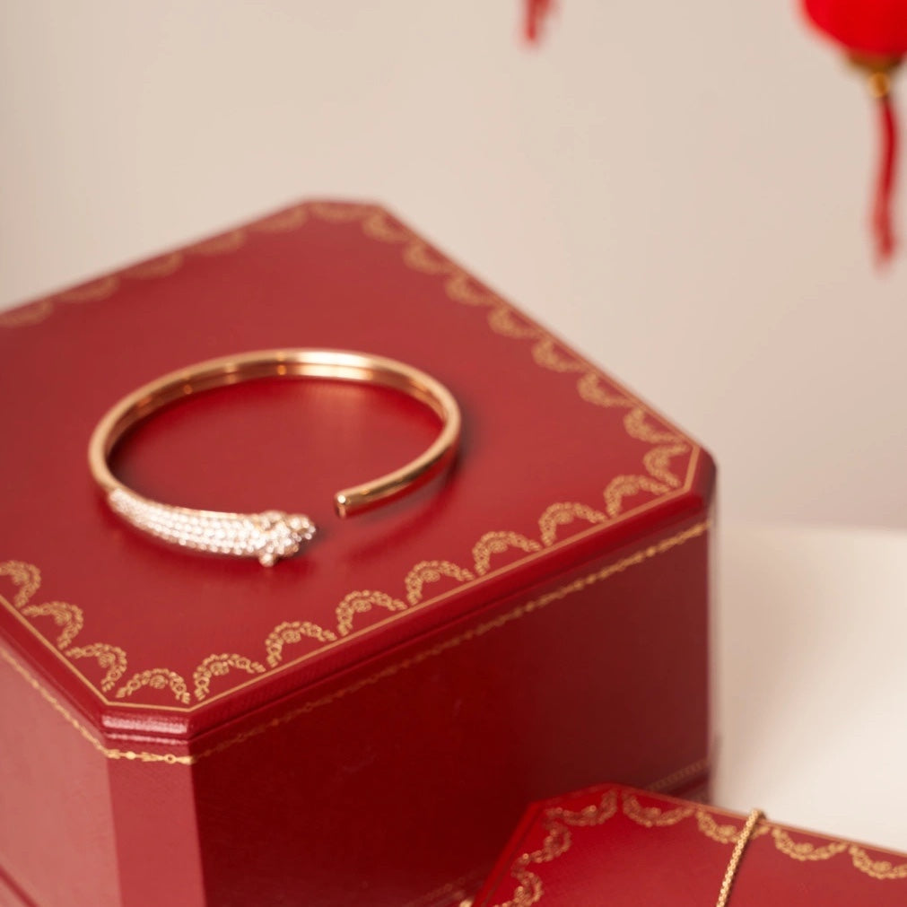 ¡®AuraJewelry¡¯PANTHERE ROSE GOLD DIAMOND OPEN BRACELET