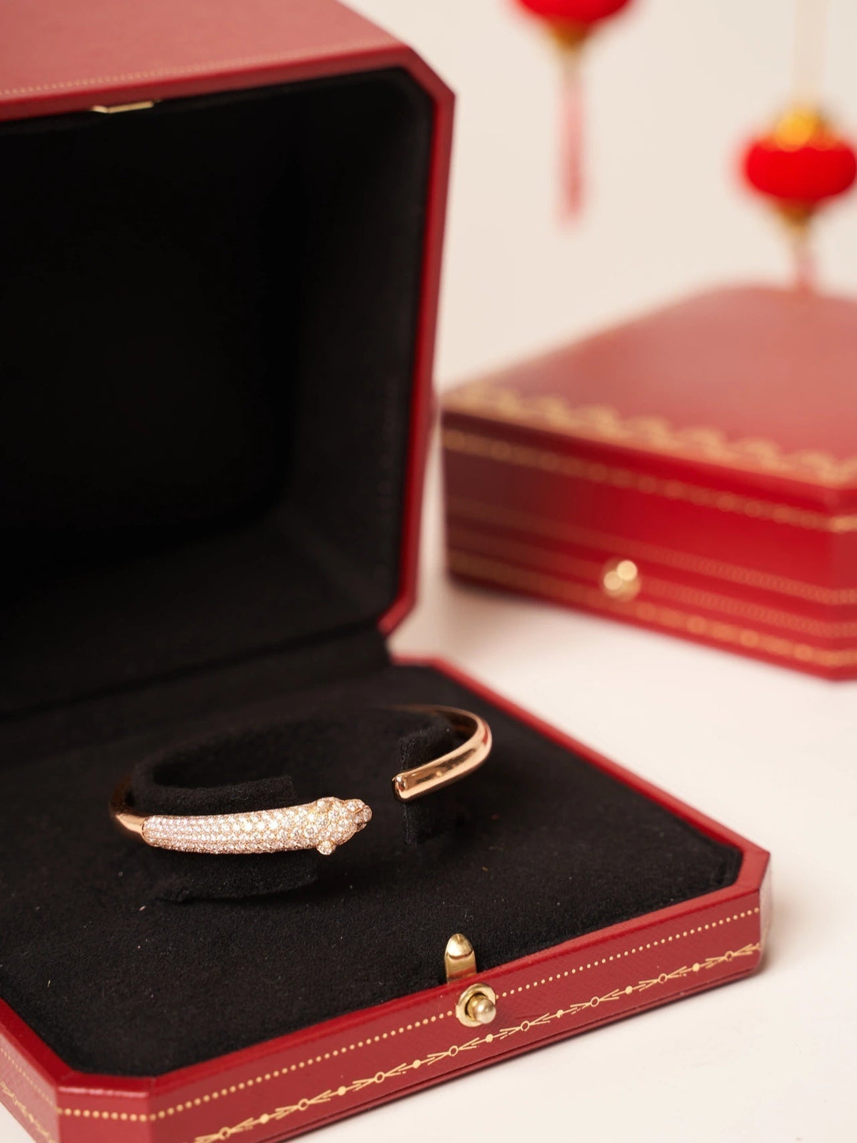 ¡®AuraJewelry¡¯PANTHERE ROSE GOLD DIAMOND OPEN BRACELET