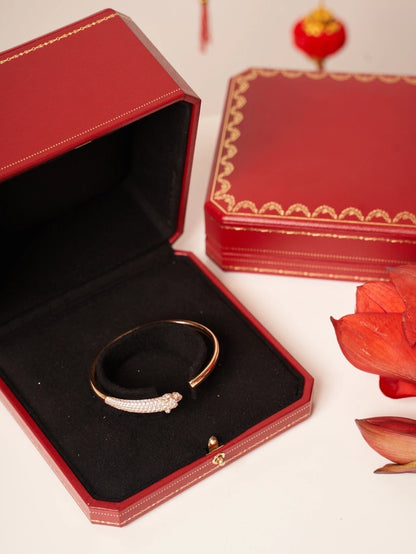¡®AuraJewelry¡¯PANTHERE ROSE GOLD DIAMOND OPEN BRACELET
