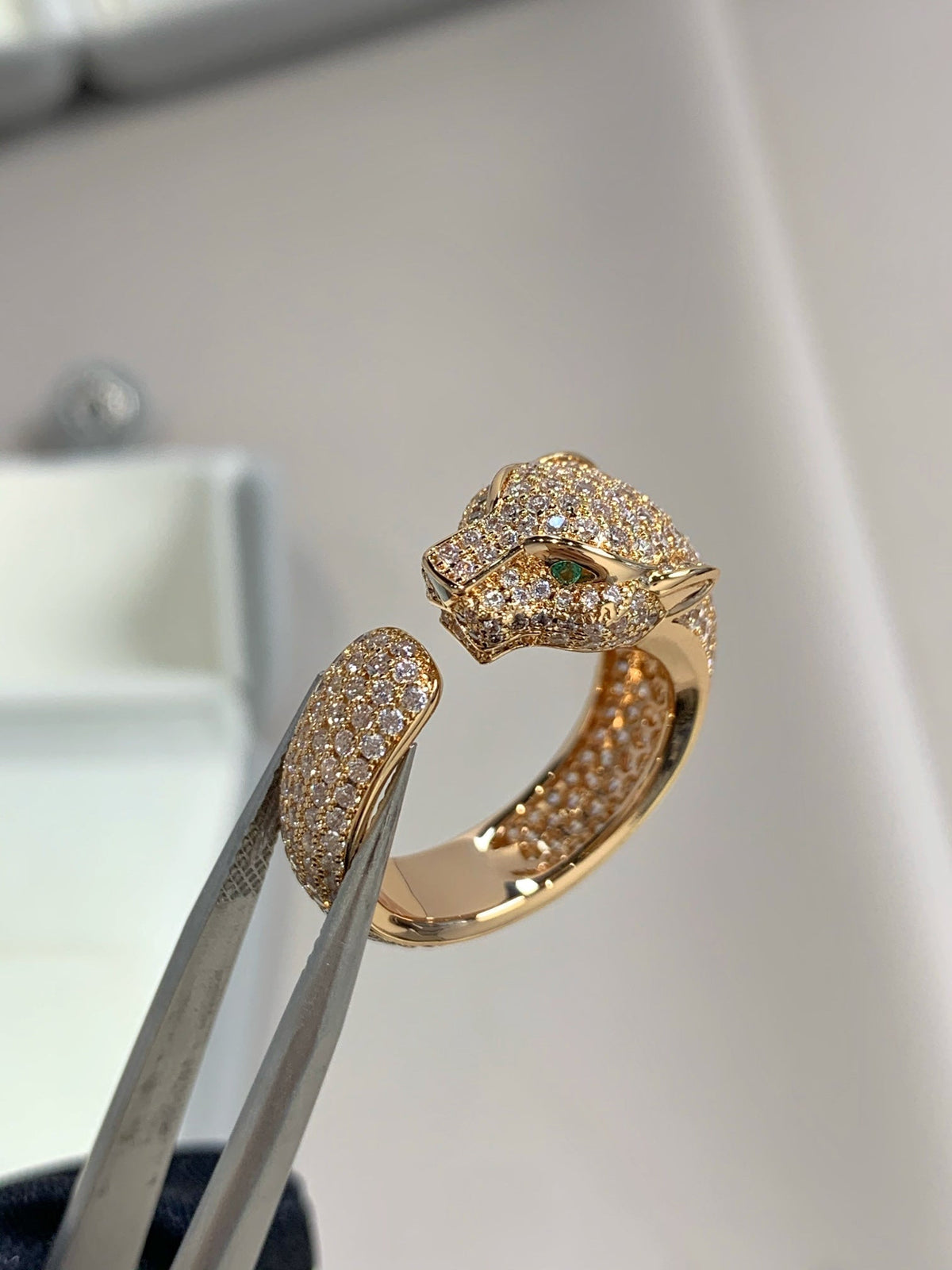 ¡®AuraJewelry¡¯PANTHERE PINK GOLD DIAMOND RING