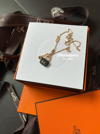 ¡®AuraJewelry¡¯CONSTANCE BLACK PEDANT PINK GOLD NECKLACE