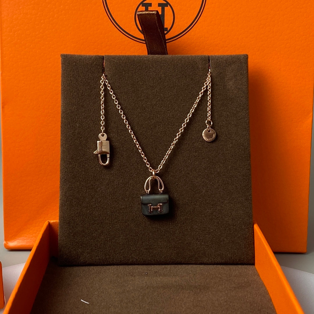 ¡®AuraJewelry¡¯CONSTANCE BLACK PEDANT PINK GOLD NECKLACE