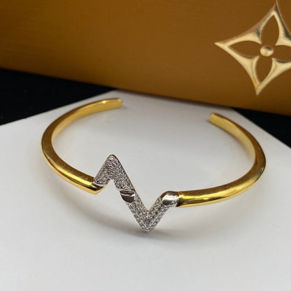 ¡®AuraJewelry¡¯VOLTE UPSITE DOWN DIAMOND GOLD OPEN BRACELET
