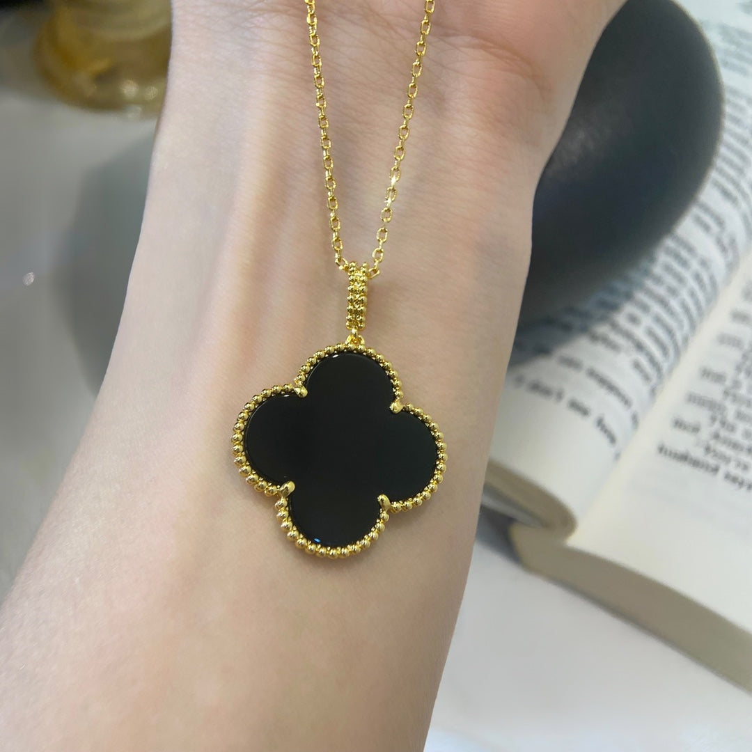 ¡®AuraJewelry¡¯CLOVER 25MM NECKLACE GOLD ONYX