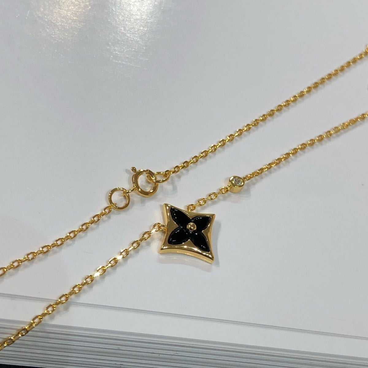 ¡®AuraJewelry¡¯STAR BLACK MOP NECKLACE