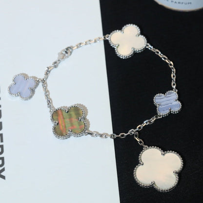 ¡®AuraJewelry¡¯CLOVER BRACELET 5 MOTIFS MOP CHALCEDONY SILVER