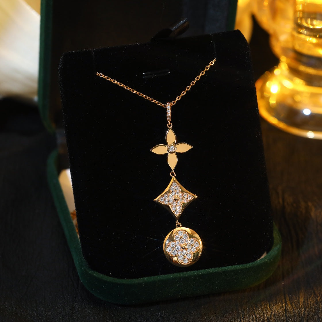 ¡®AuraJewelry¡¯STAR AND SUN DIAMOND PINK GOLD NECKLACE