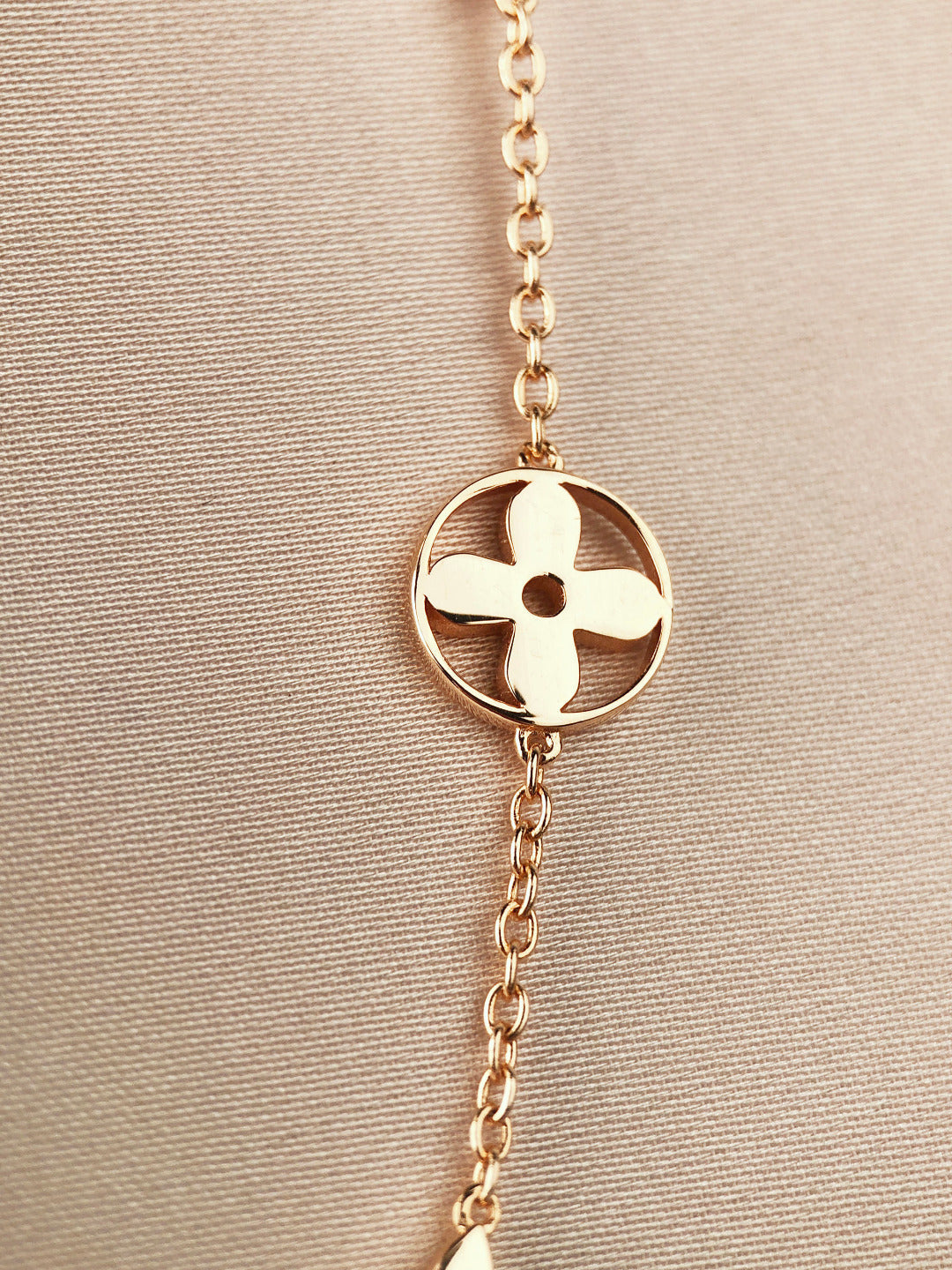 ¡®AuraJewelry¡¯STAR AND SUN 7 MOTIFS GOLD BRACELET