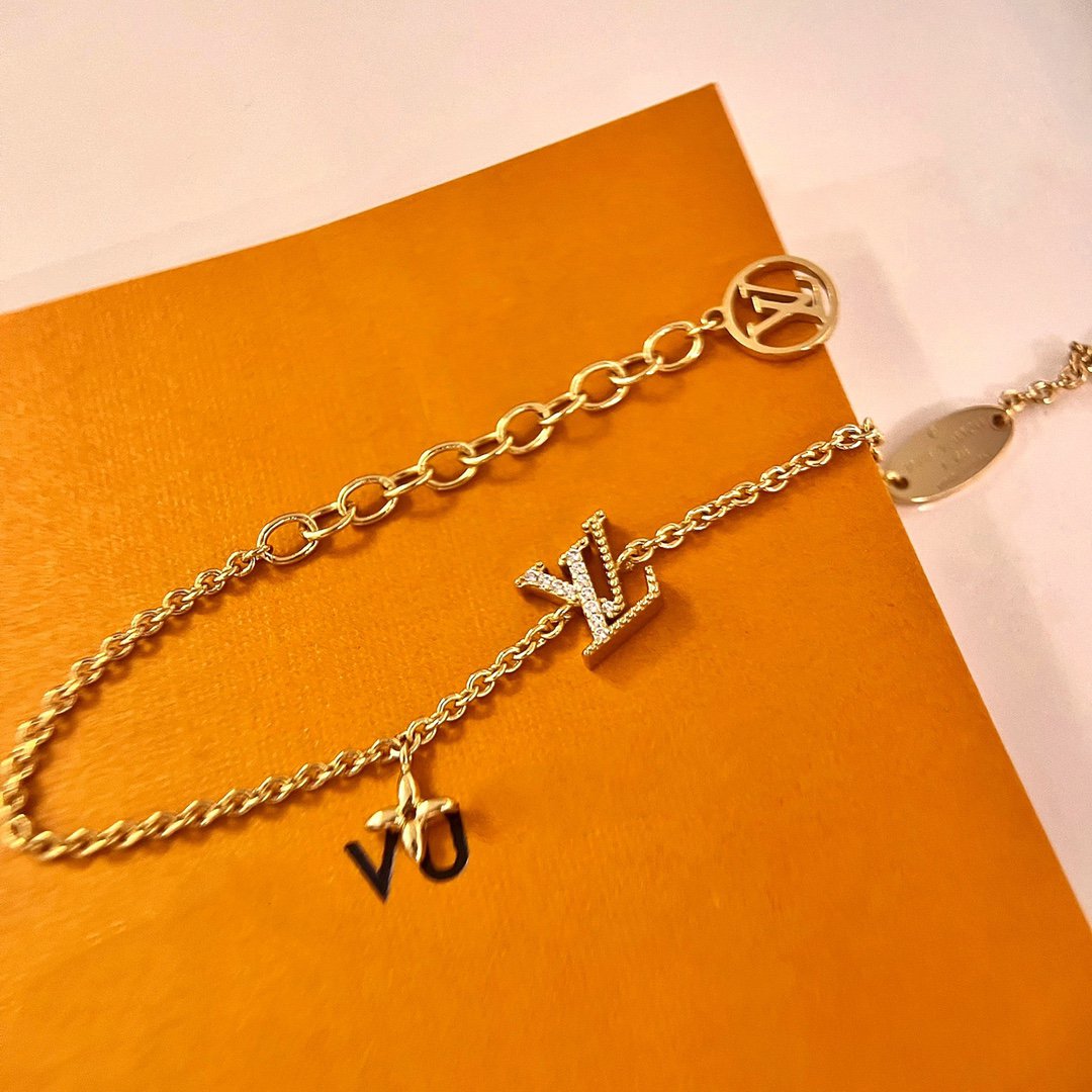 ¡®AuraJewelry¡¯LOGO STAR MOTIF GOLD BRACELET