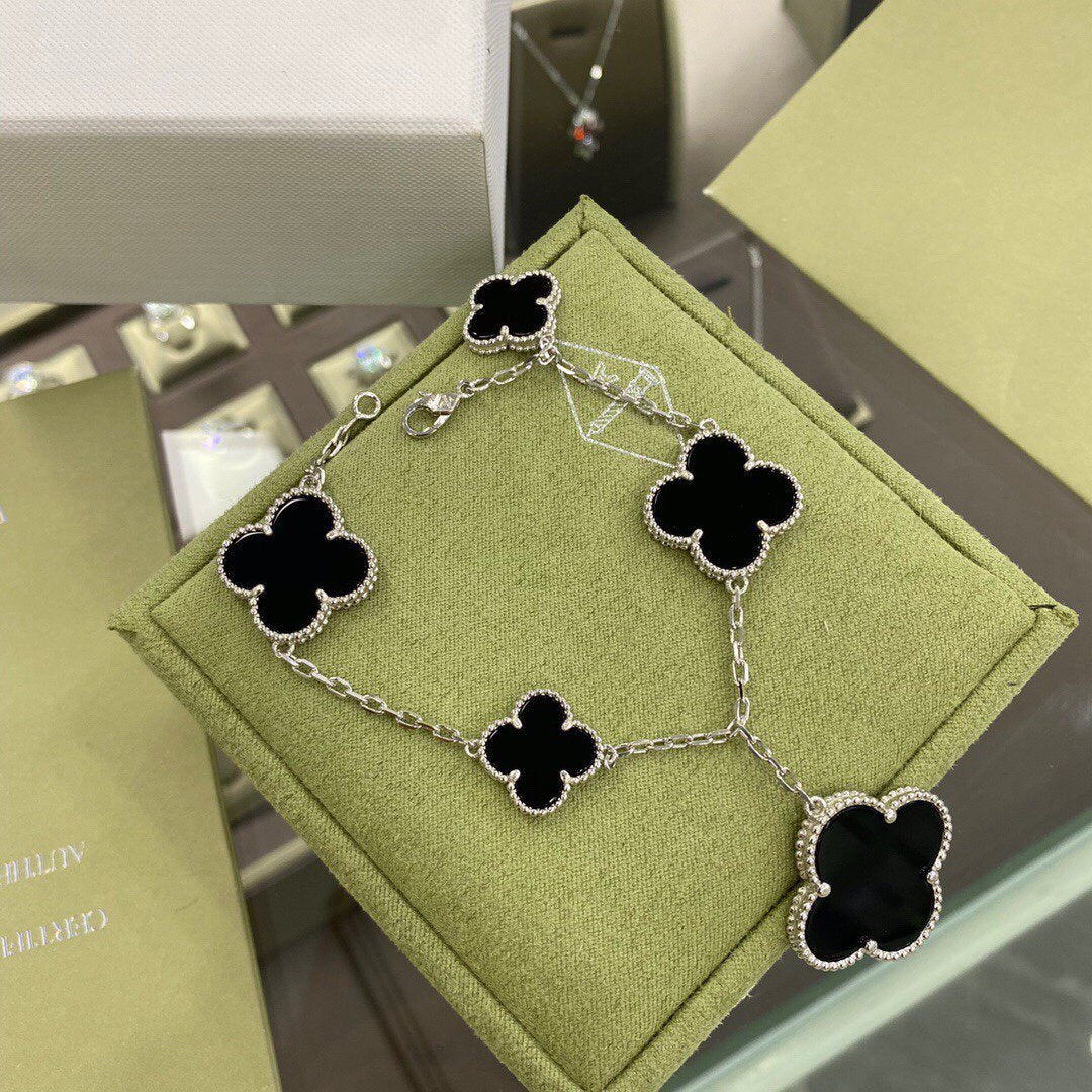 ¡®AuraJewelry¡¯CLOVER 5 MOTIFS SIVLER ONYX BRACELET