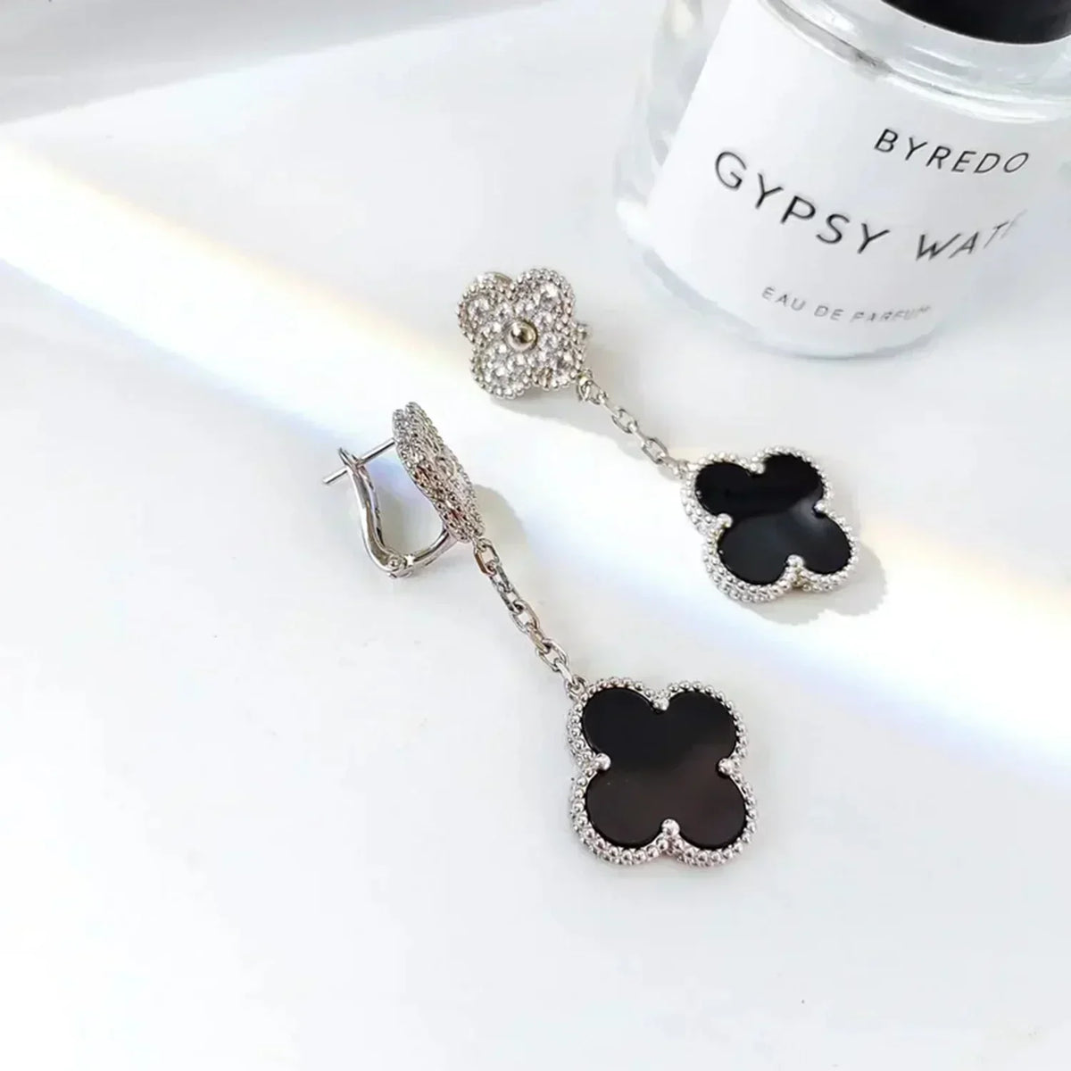 ¡®AuraJewelry¡¯CLOVER 2 MOTIFS  DIAMOND ONYX EARRINGS SILVER