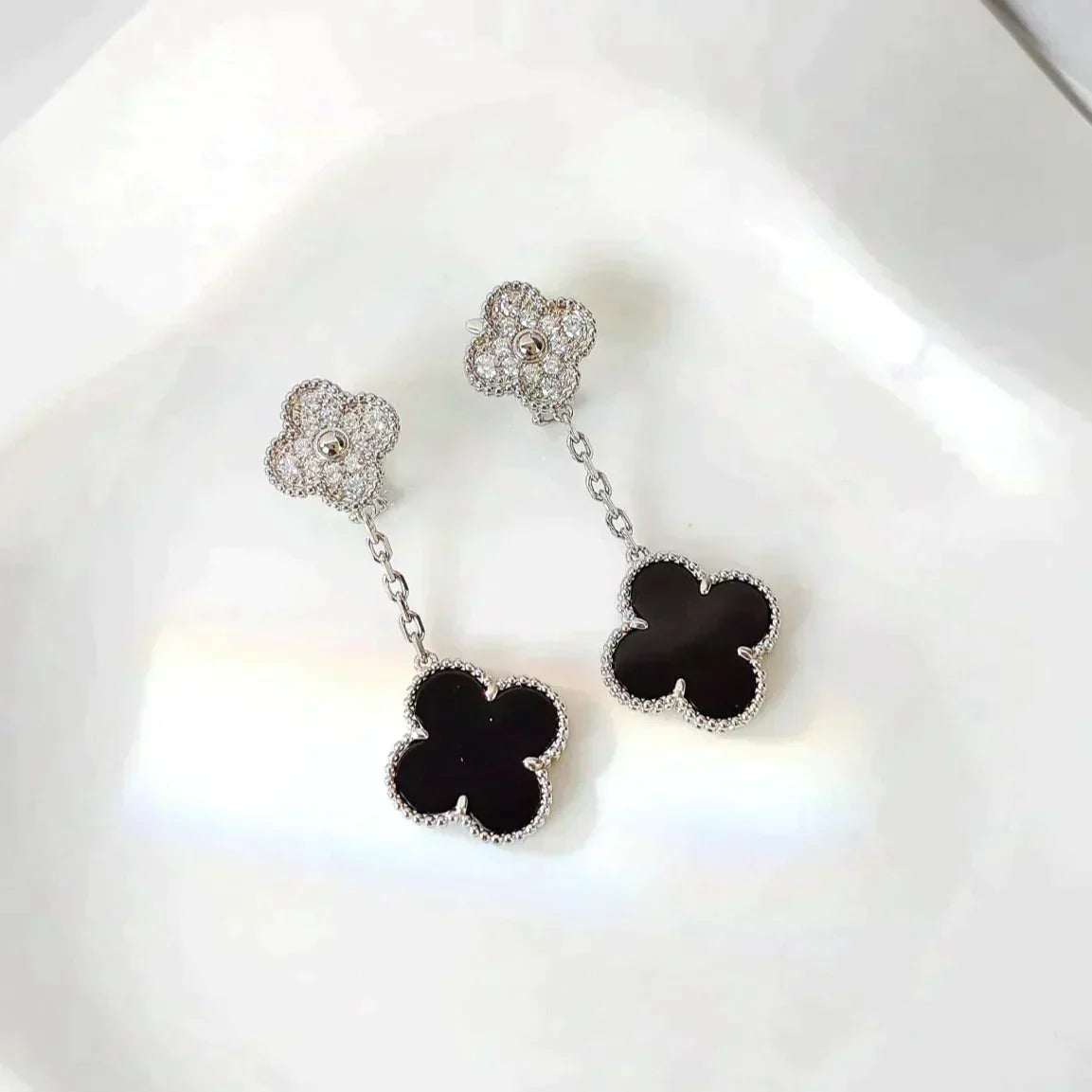 ¡®AuraJewelry¡¯CLOVER 2 MOTIFS  DIAMOND ONYX EARRINGS SILVER