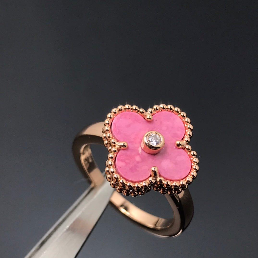 ¡®AuraJewelry¡¯CLOVER RHODONITE ROSE GOLD RING