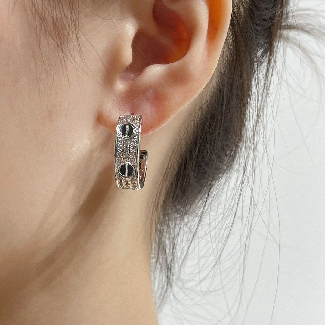 ¡®AuraJewelry¡¯LOVE CERAMIC DIAMOND PAVED SILVER EARRINGS