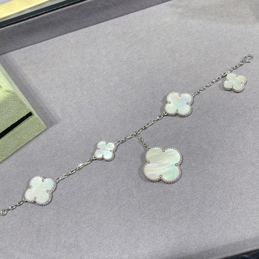 ¡®AuraJewelry¡¯CLOVER 5 MOTIF WHITE MOP SILVER BRACELET