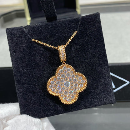 ¡®AuraJewelry¡¯CLOVER 25MM LARGE PEDANT DIAMOND PAVED LONG NECKLACE