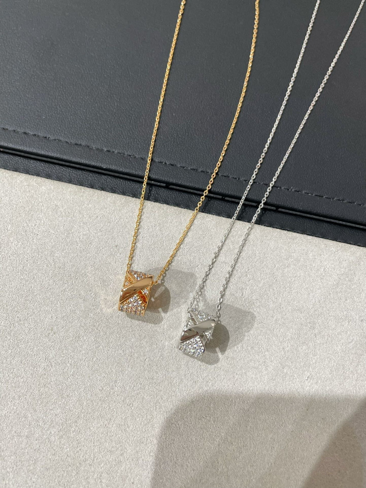 ¡®AuraJewelry¡¯LIENS EVIDENCE DIAMOND PAVED NECKLACE